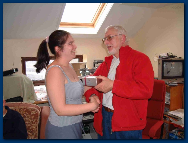 600x449 pixels (98K)