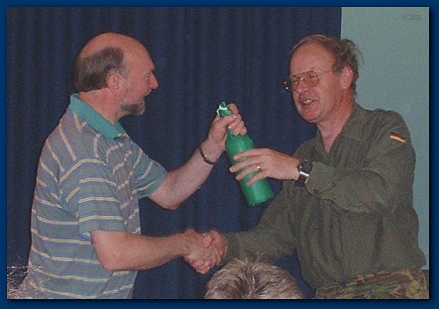 600x415 pixels (92K)