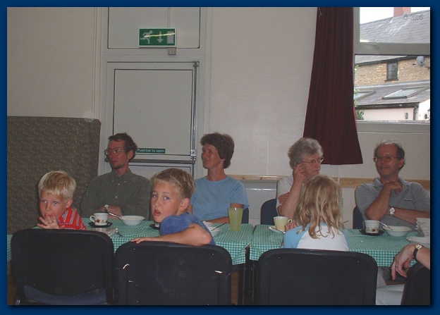 600x422 pixels (83K)