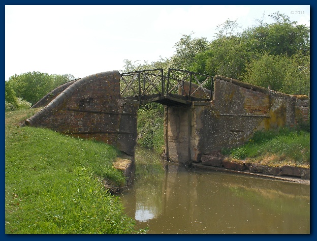 600x449 pixels (149K)