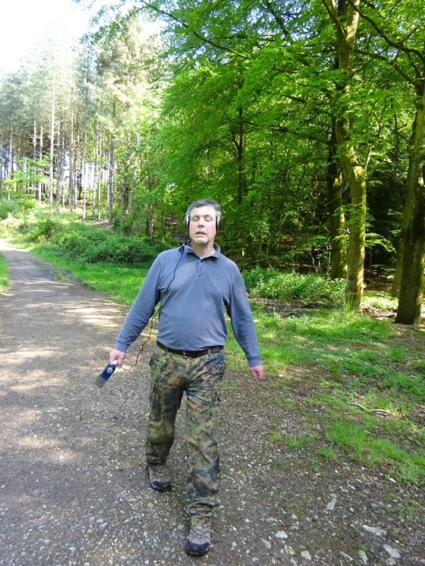 600x800 pixels (295K)