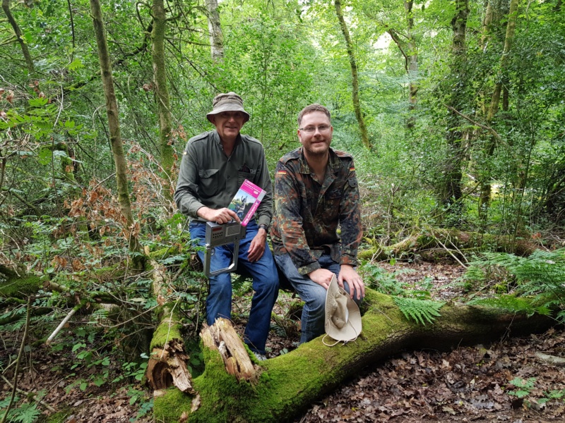 800x600 pixels (345K)